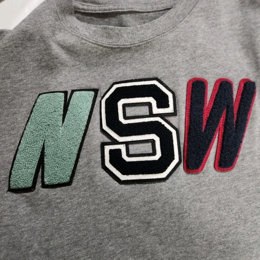 Nike Sportswear NSW Text Chenille Patch Logo Carbon Heather Grey Shirt Sz Medium - Picture 3 of 7